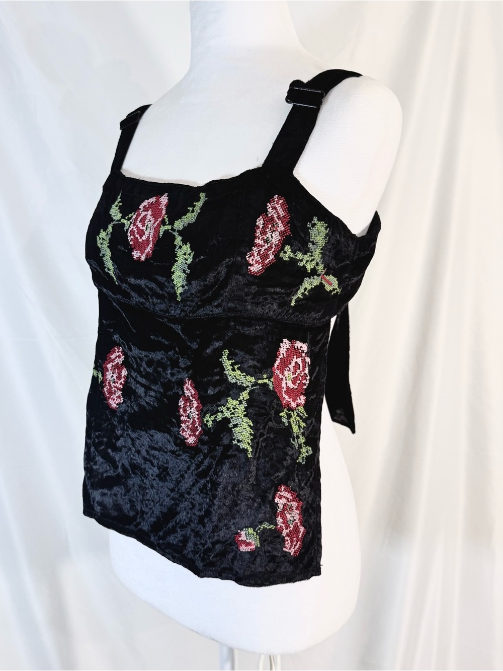 UO Kimchi Blue “Jana” Crushed Velvet Cropped Embroidered Tank Top With Open Back - Picture 10 of 13
